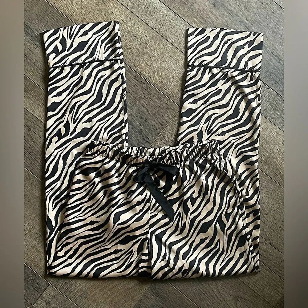 Victoria’s Secret, Silky-Polyester, Cream/Black, Zebra-Print Sleep Pants.